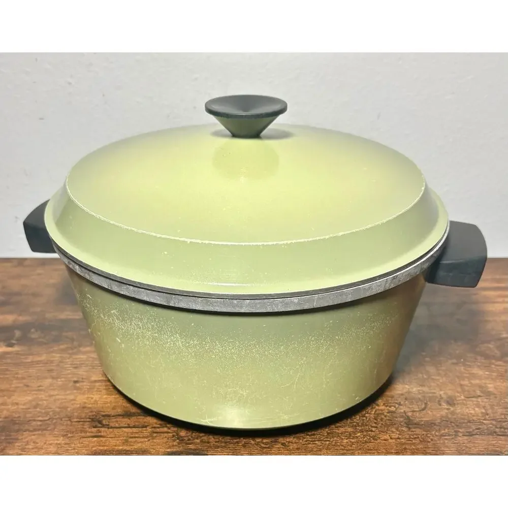 Vintage 1960s Colorama by Regal Avocado Green Aluminum 4 QT Dutch Oven with lid